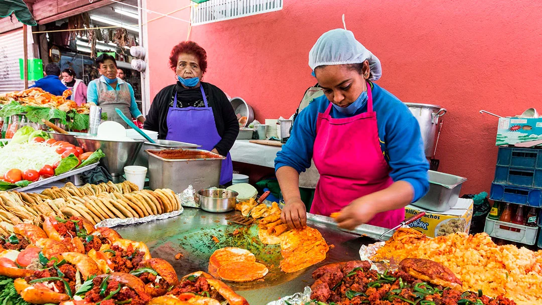 comida callejera CDMX, platillos callejeros CDMX, mejores antojitos callejeros Ciudad de México, comida callejera México, street food CDMX, tacos de canasta CDMX, tortas de chilaquiles CDMX, esquites CDMX, puestos de comida CDMX, comida típica callejera CDMX, qué comer en CDMX callejera