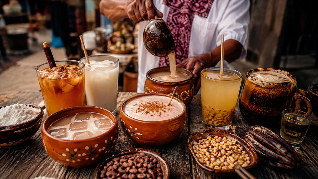 Bebidas mexicanas extrañas: 12 sabores sorprendentes que van mucho más allá del tequila y el mezcal